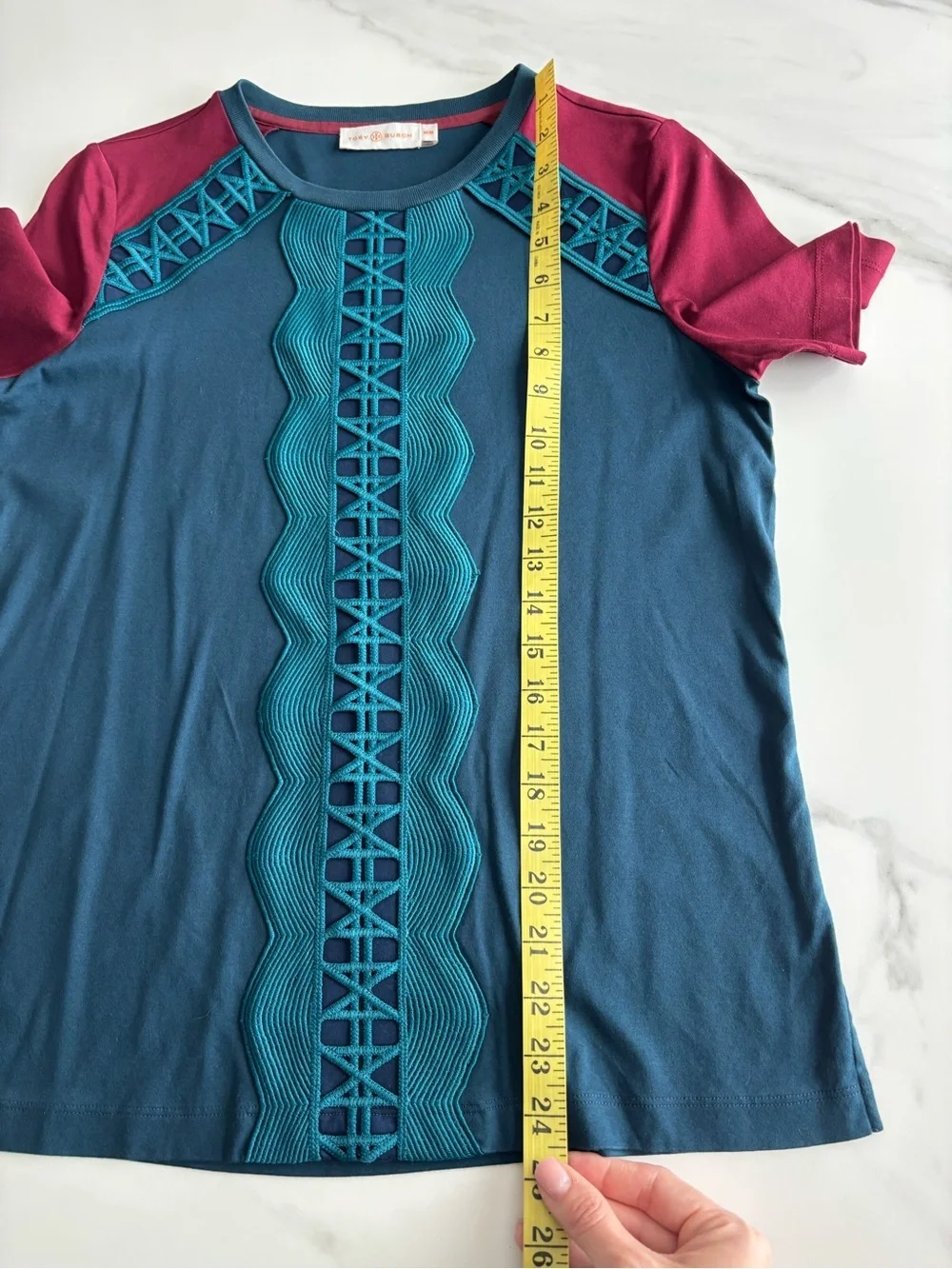 Tori Burch Color block Embroidered Detail Tee Blue & Burgundy Sz M